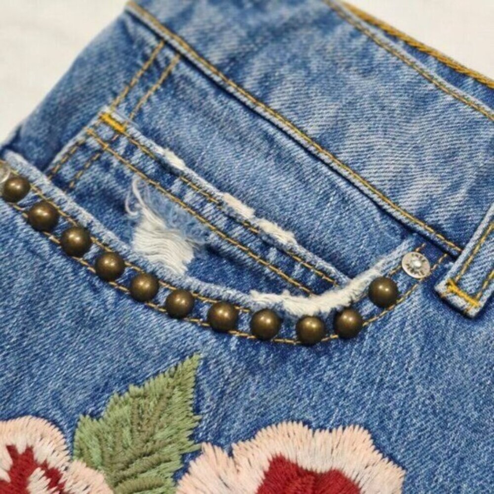 Free People ✦ Denim Mini Skirt ✦ Embroidered Roses Studs Raw Hem Distressed 26 - Picture 11 of 15
